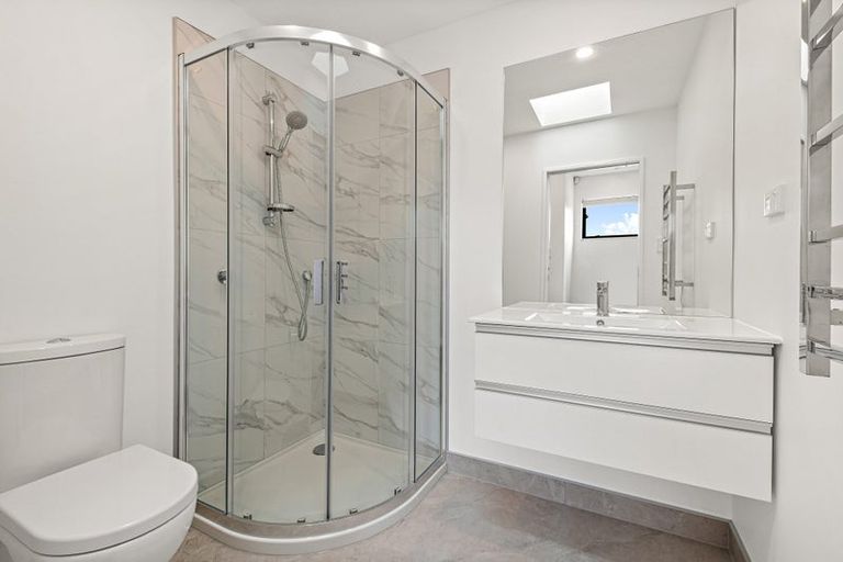 Photo of property in 6/28 Matapouri Road, Mangere Bridge, Auckland, 2022