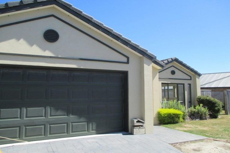 Photo of property in 65 Coolspring Way, Redwood, Christchurch, 8051