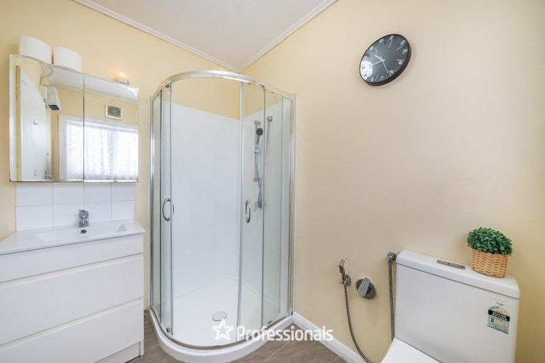 Photo of property in 1/1079 High Street, Taita, Lower Hutt, 5011