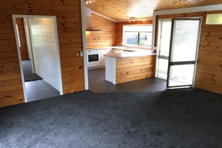 Photo of property in 5 Evanda Crescent, Conifer Grove, Takanini, 2112