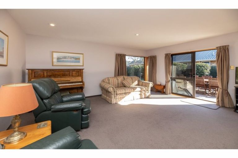 Photo of property in 22 Berkshire Drive, Avonhead, Christchurch, 8042
