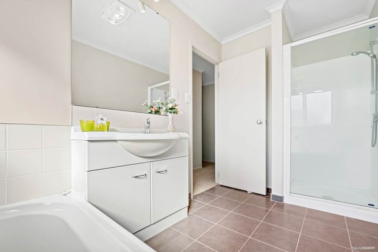 Photo of property in 12 Trevors Place, Pukekohe, 2120