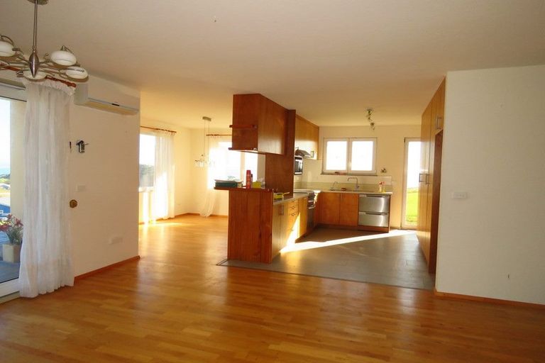 Photo of property in 10 Freyja Crescent, Coopers Beach, 0420