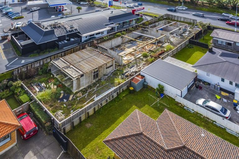 Photo of property in 3370 Great North Road, Glen Eden, Auckland, 0602