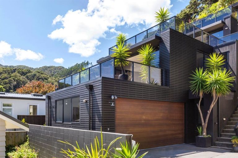 Photo of property in 616a Marine Drive, Days Bay, Lower Hutt, 5013