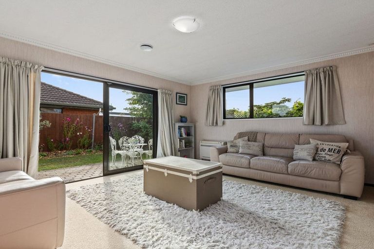 Photo of property in 2/116 Reynolds Avenue, Bishopdale, Christchurch, 8053