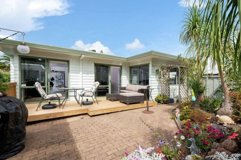 Photo of property in 1/6 Patons Road, Howick, Auckland, 2014