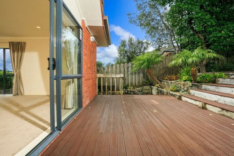 Photo of property in 16 Phoebe Meikle Place, Torbay, Auckland, 0630