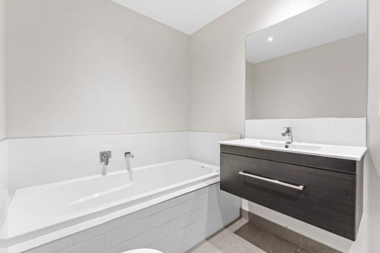 Photo of property in 6 Te Roera Place, Riverhead, 0820