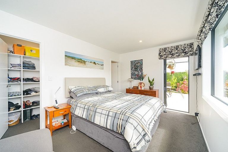 Photo of property in 43a Abraham Crescent, Milson, Palmerston North, 4414