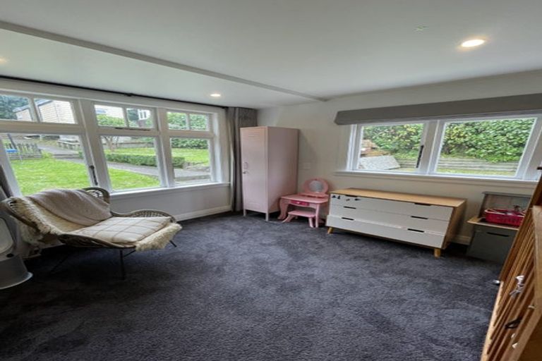 Photo of property in 96 Maupuia Road, Maupuia, Wellington, 6022