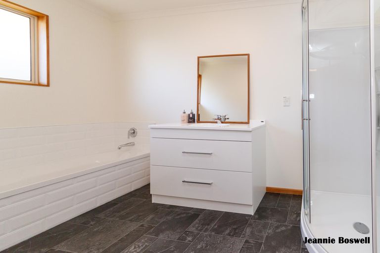 Photo of property in 76b Albert Street, Palmerston North, 4414