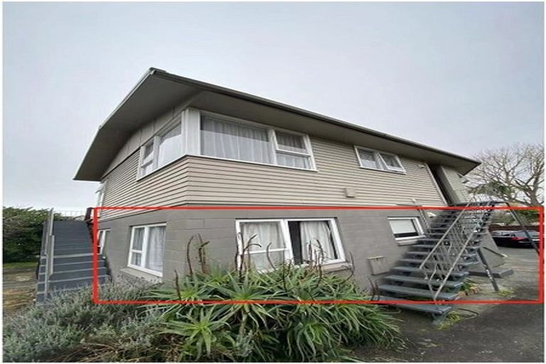 Photo of property in 52 Cramond Drive, Mangere East, Auckland, 2024