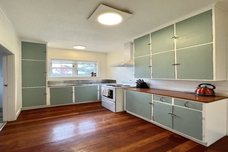 Photo of property in 139 Oxford Terrace, Epuni, Lower Hutt, 5011