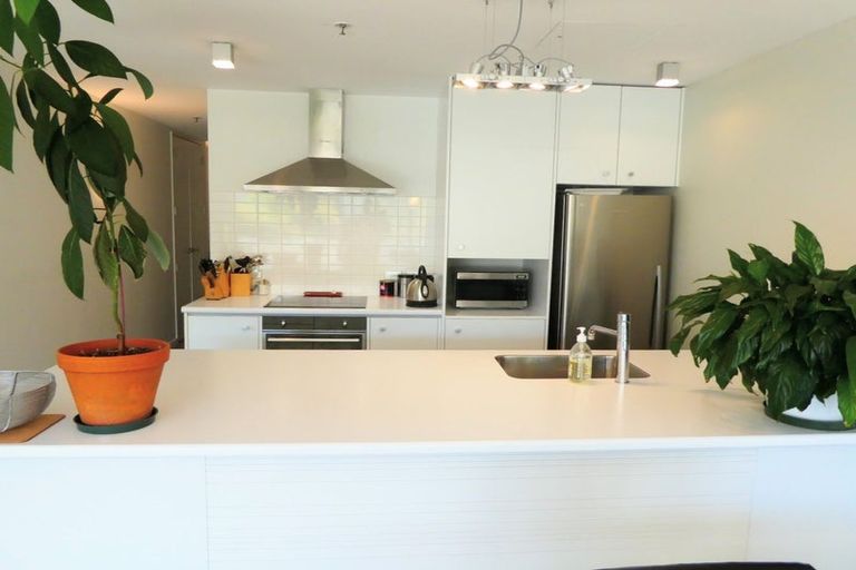 Photo of property in Montreaux Apartments, 8b/164 The Terrace, Wellington Central, Wellington, 6011