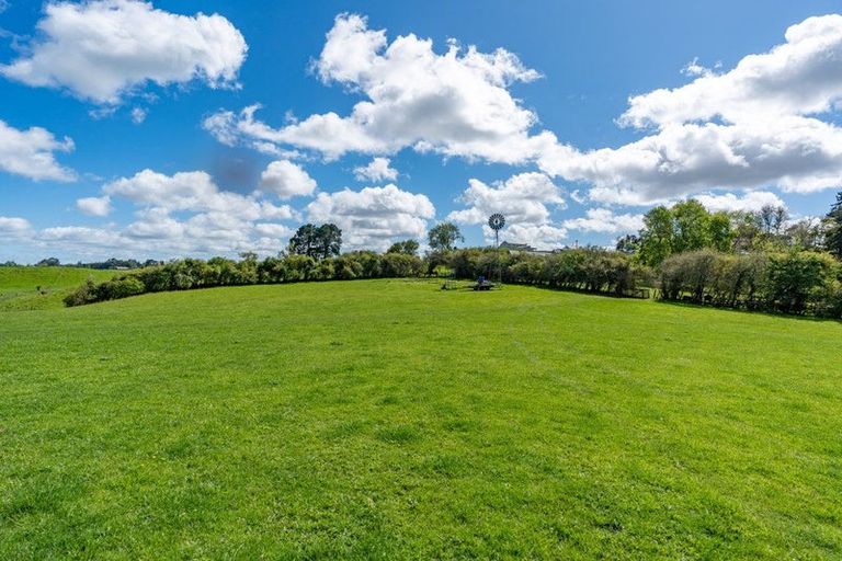 Photo of property in 172 Foster Road, Temple View, Hamilton, 3290