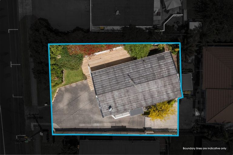 Photo of property in 1/120 Verran Road, Birkdale, Auckland, 0626