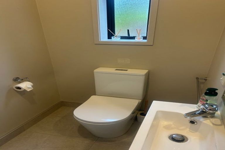 Photo of property in 33 Sunnyview Avenue, Shelly Park, Auckland, 2014