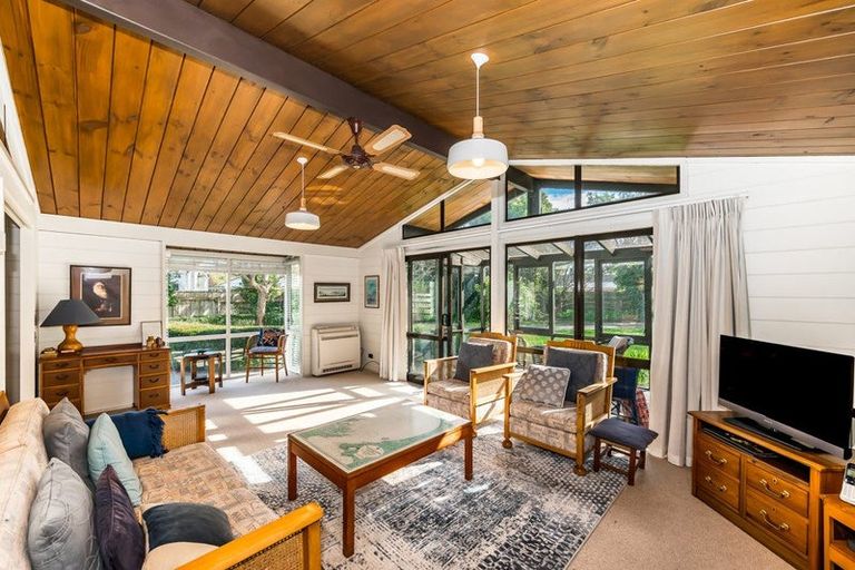 Photo of property in 29 Nimmo Avenue, Waikanae, 5036