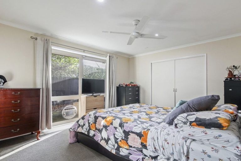 Photo of property in 10 Netley Place, Aranui, Christchurch, 8061