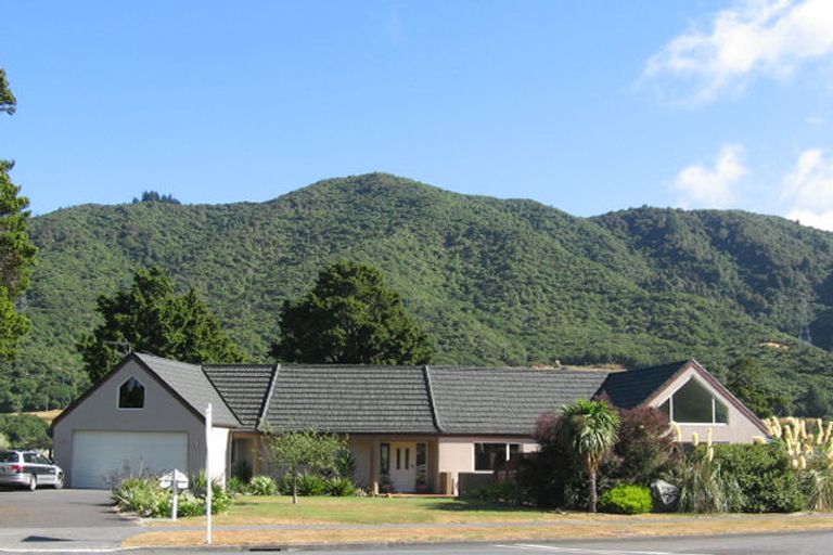 Photo of property in 75 Totara Park Road, Totara Park, Upper Hutt, 5018