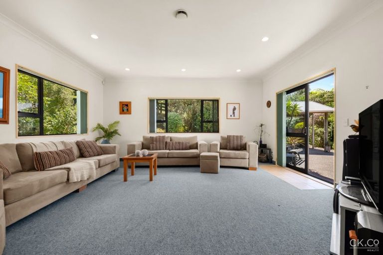 Photo of property in 8a Garrett Place, Riverstone Terraces, Upper Hutt, 5018