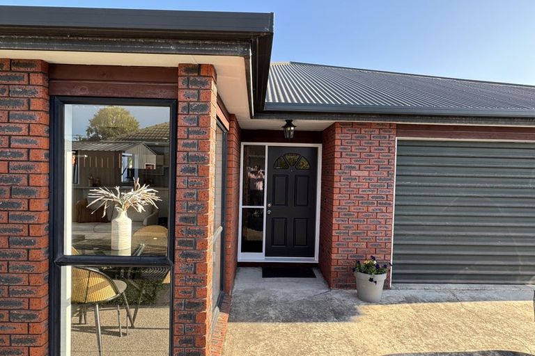 Photo of property in 22a Dunedin Street, Redwood, Christchurch, 8051