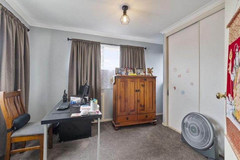 Photo of property in 1 Saints Court, Manurewa, Auckland, 2102