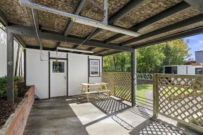 Photo of property in 476 Stokes Valley Road, Stokes Valley, Lower Hutt, 5019