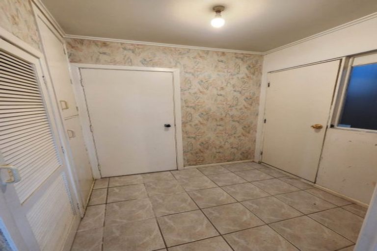 Photo of property in 39 Farquhar Road, Glendene, Auckland, 0602