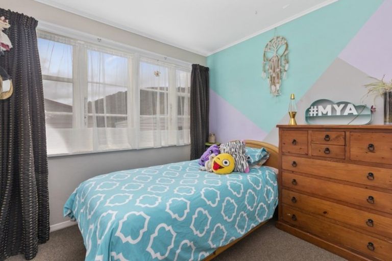 Photo of property in 76 Wilkie Crescent, Naenae, Lower Hutt, 5011