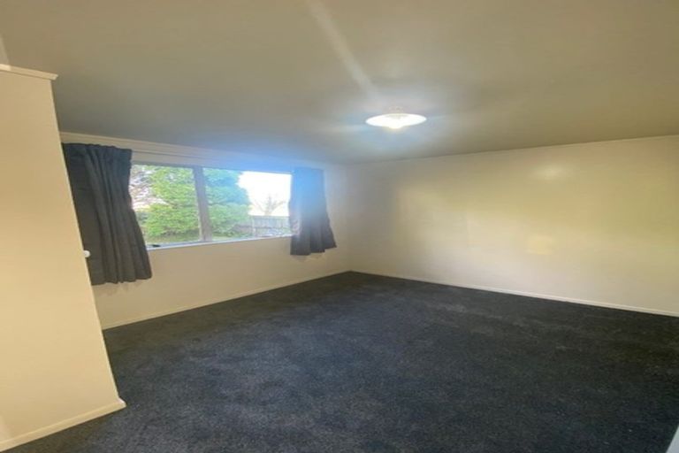 Photo of property in 17 Tauhinu Road, Greenhithe, Auckland, 0632