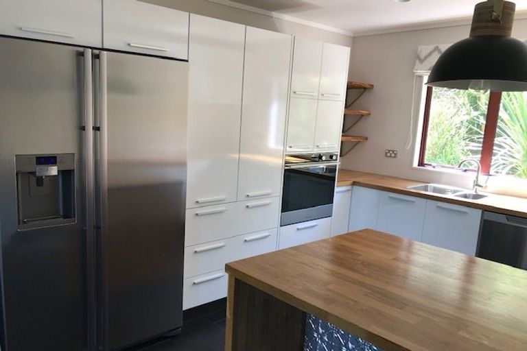 Photo of property in 111 Woodman Drive, Tawa, Wellington, 5028