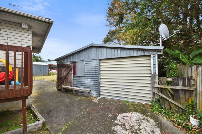 Photo of property in 15 Trounson Avenue, Clendon Park, Auckland, 2103
