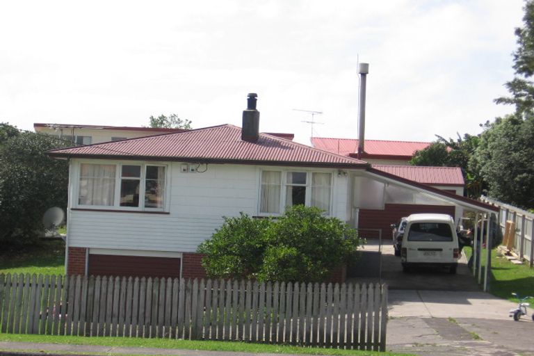 Photo of property in 19 Saint Leonards Road, Kelston, Auckland, 0602