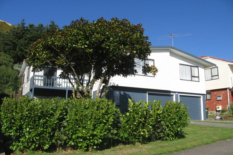 Photo of property in 53 Woodman Drive, Tawa, Wellington, 5028