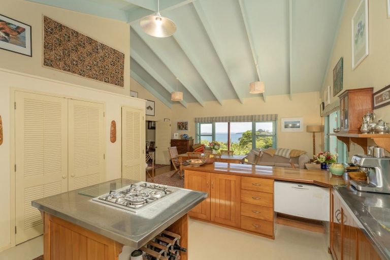 Photo of property in 206 Colville Road, Coromandel, 3584