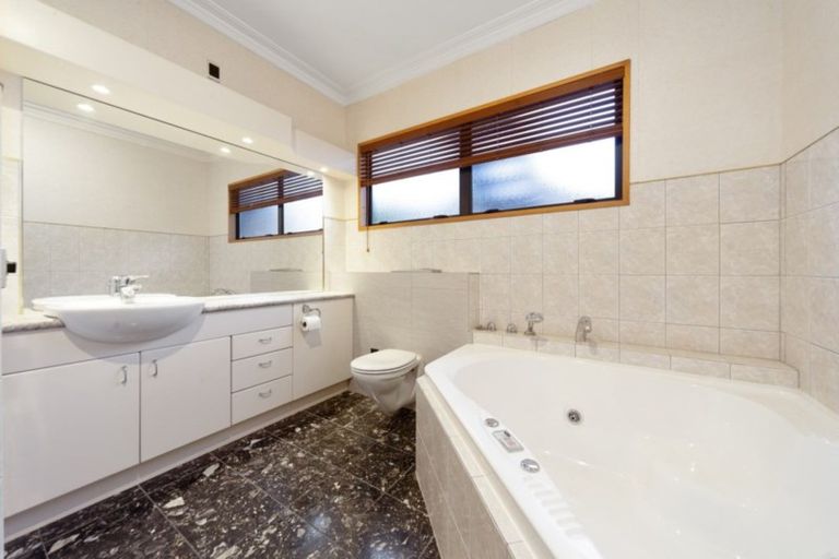 Photo of property in 1 Harrowfield Drive, Harrowfield, Hamilton, 3210