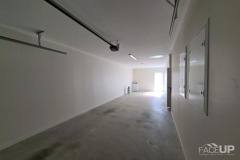 Photo of property in 30 Kanuka Road, Hobsonville, Auckland, 0616