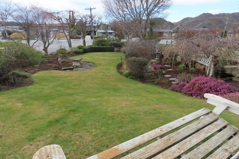 Photo of property in 1 Athenry Road, Bridge Hill, Alexandra, 9320