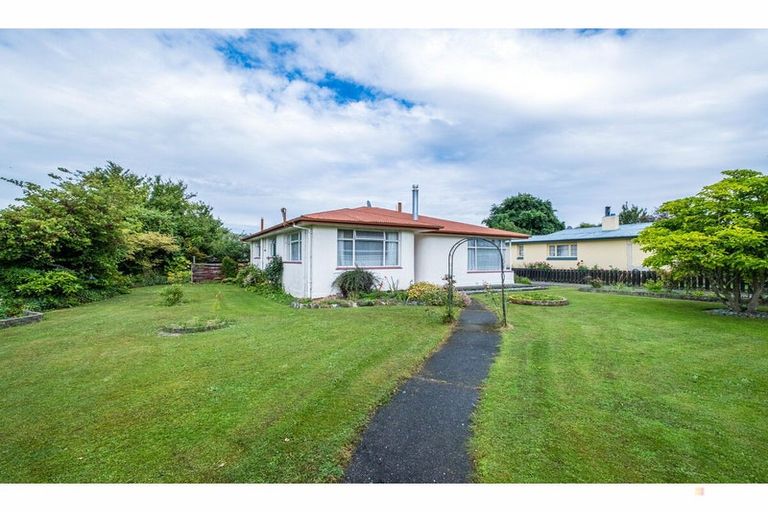 Photo of property in 1 Regent Street, Waimate, 7924