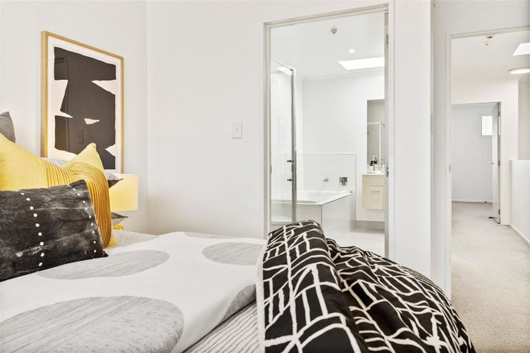 Photo of property in 4 Torea Tai Road, Hobsonville, Auckland, 0616