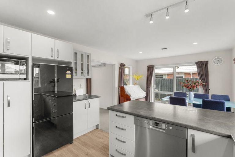 Photo of property in 54 Englefield Road, Northwood, Christchurch, 8051