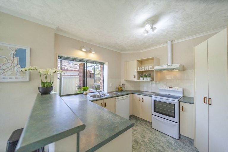 Photo of property in 3 Beaufort Place, Taradale, Napier, 4112