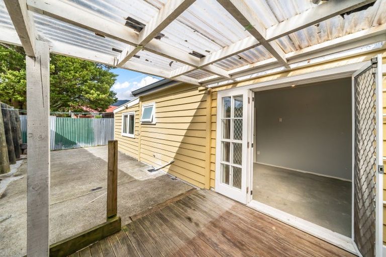 Photo of property in 19 Moores Valley Road, Wainuiomata, Lower Hutt, 5014