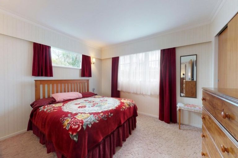 Photo of property in 1 Byrd Street, Levin, 5510