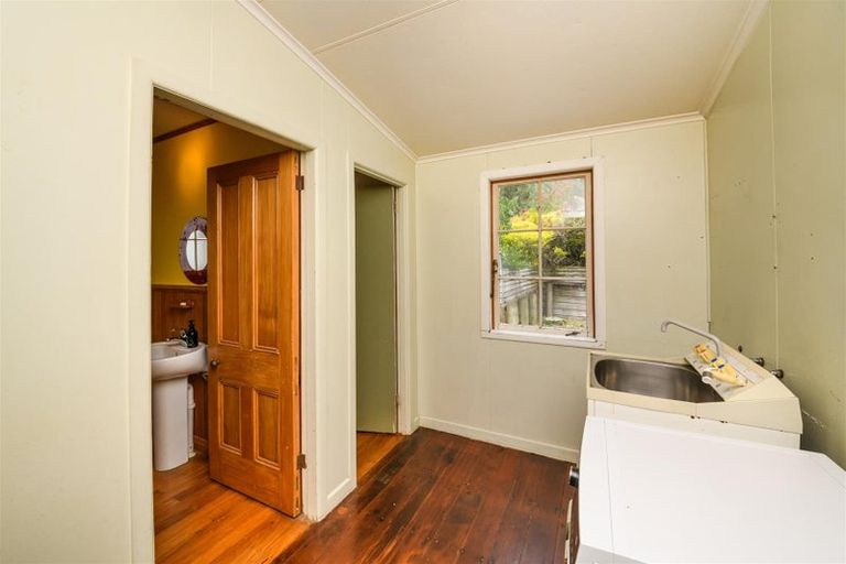 Photo of property in 512a Parewanui Road, Bulls, 4894