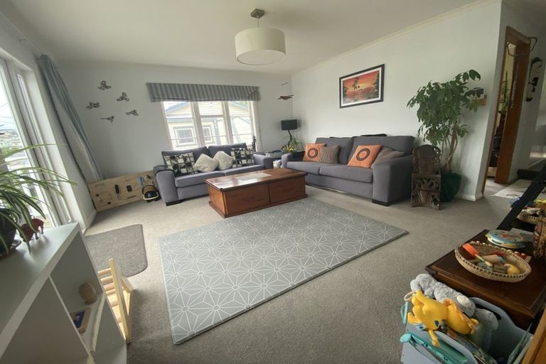 Photo of property in 7 Onepoto Road, Titahi Bay, Porirua, 5022