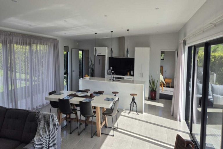 Photo of property in 330 Cable Bay Block Road, Cable Bay, 0420