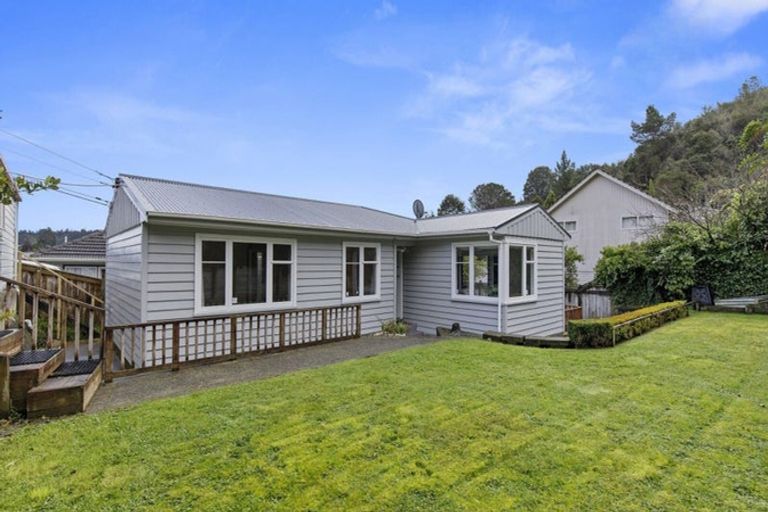 Photo of property in 26 Lowry Crescent, Stokes Valley, Lower Hutt, 5019